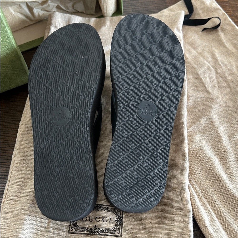Gucci Black Sandals with Green Box & storage bags - Picture 3 of 3